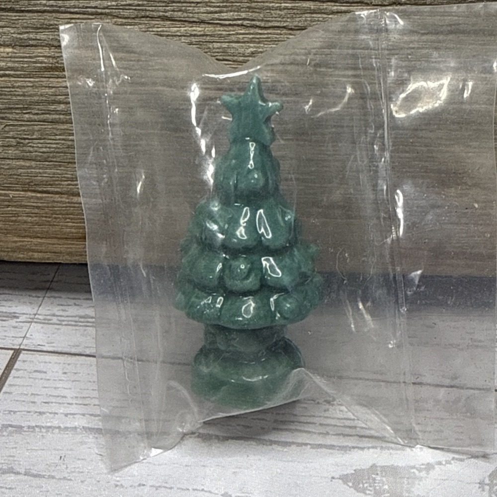 Wade Whimsies Calendar December Christmas Tree Red Rose Tea Figurine Series